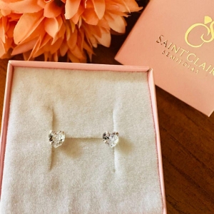 Brinco coração zirconia 5mm