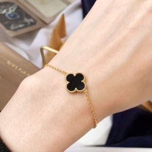 Pulseira trevo preta