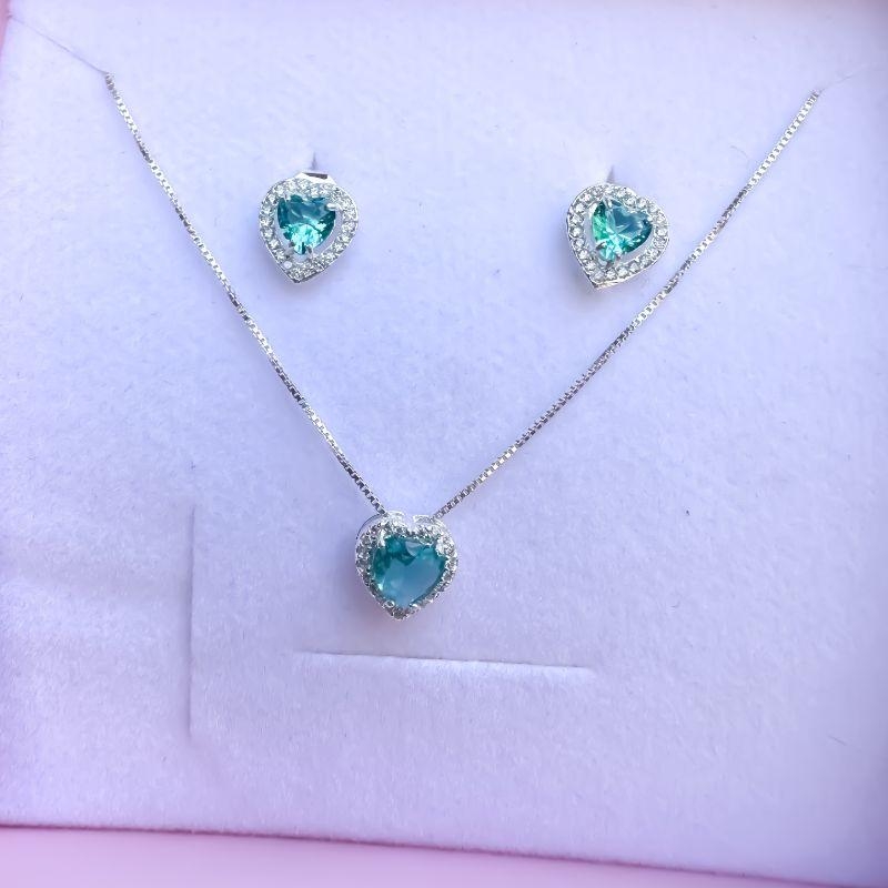 CONJUNTO CRAVEJADO COM ZIRCONIA CORAÇÃO