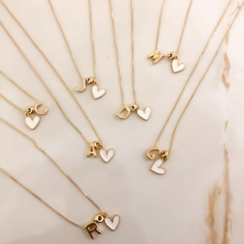 colar veneziana c/ inicial lisa e coração berloque resina