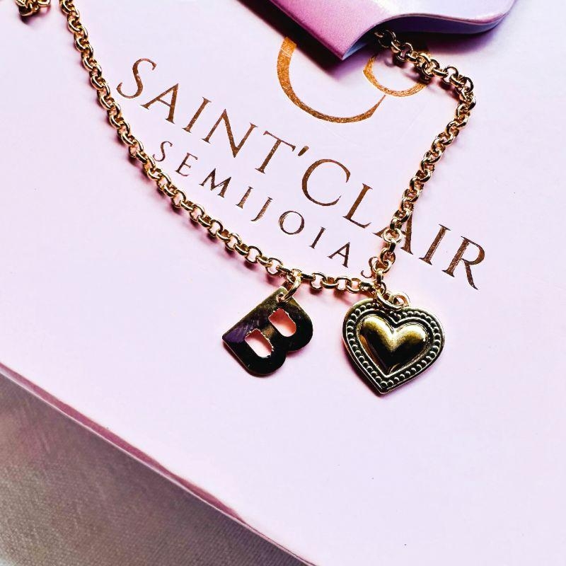 pulseira com coração e inicial