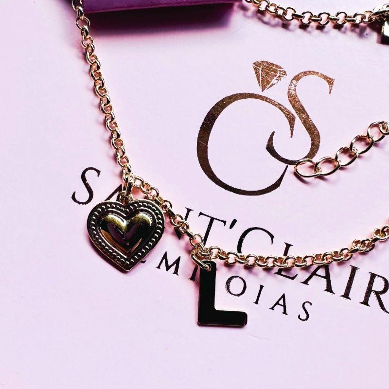 pulseira com coração e inicial