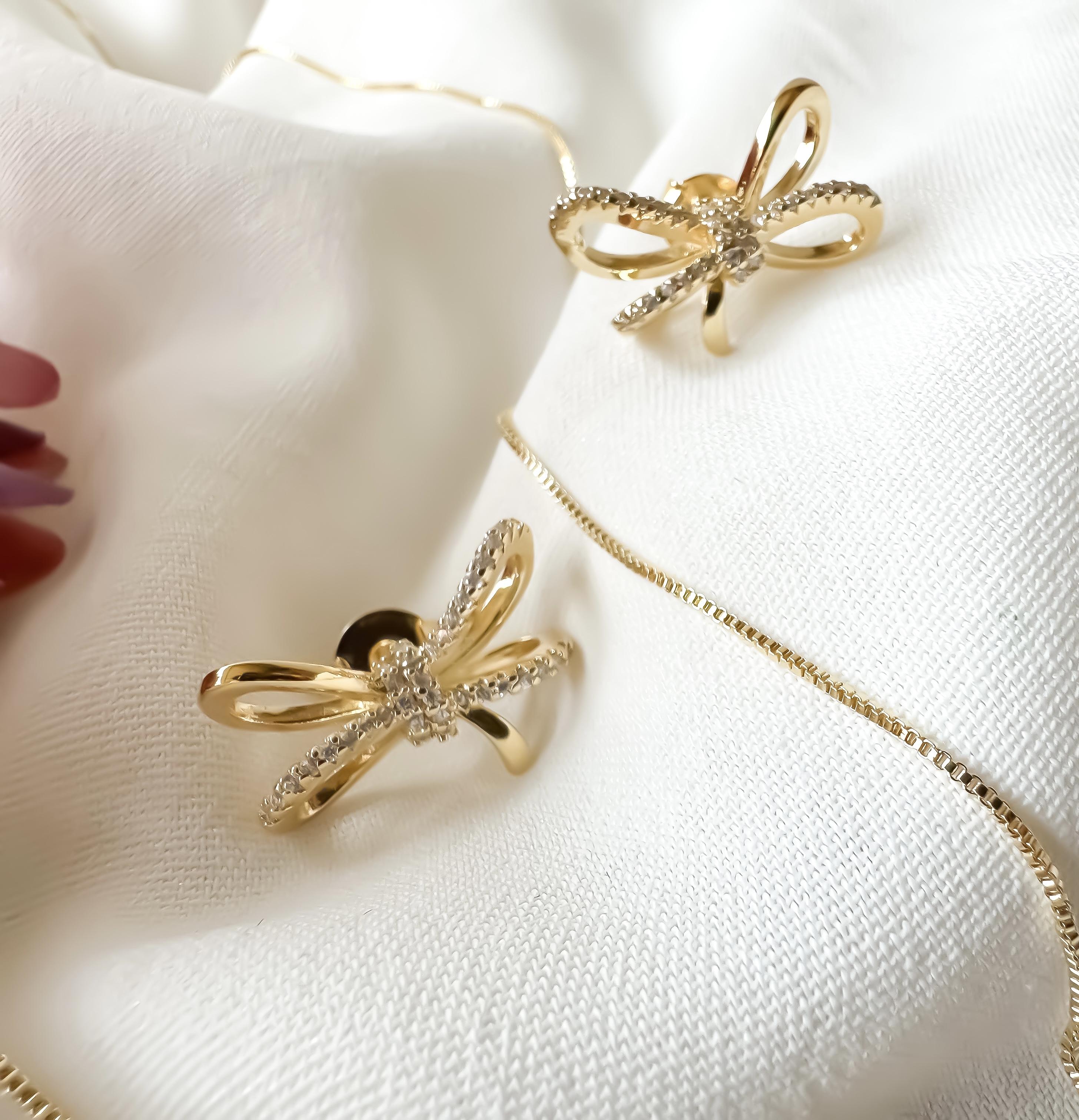 COLAR LAÇO COM ZIRCONIA