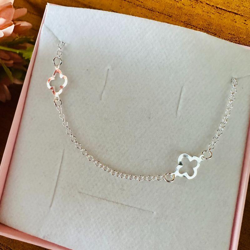 Gargantilha van cleef vazados