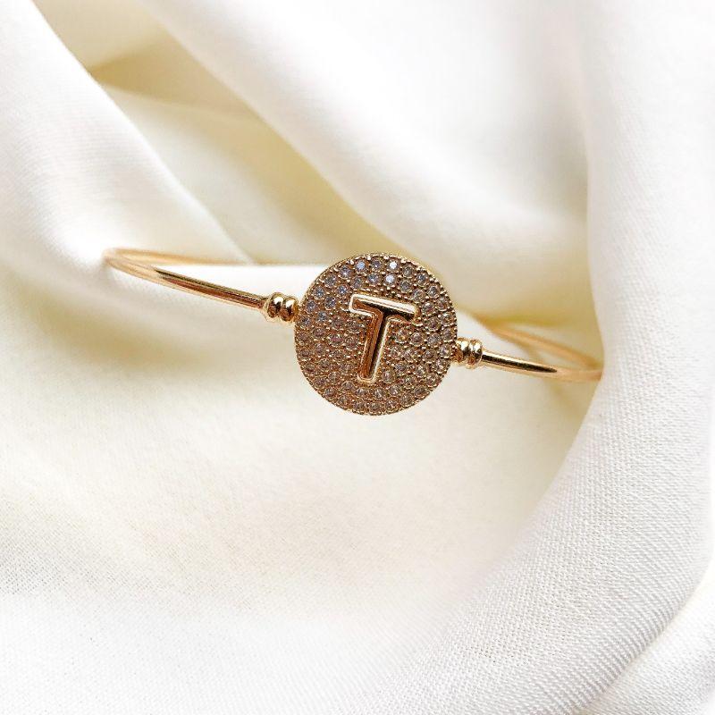 BRACELETE LETRA LISA COM BASE CRAVEJADA