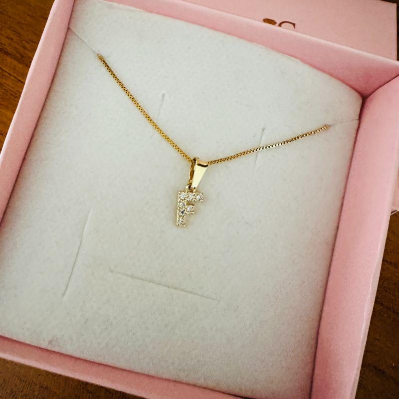 colar letra cravejada ( corrente 45cm com extensor 5cm e pingente 0.8mm)