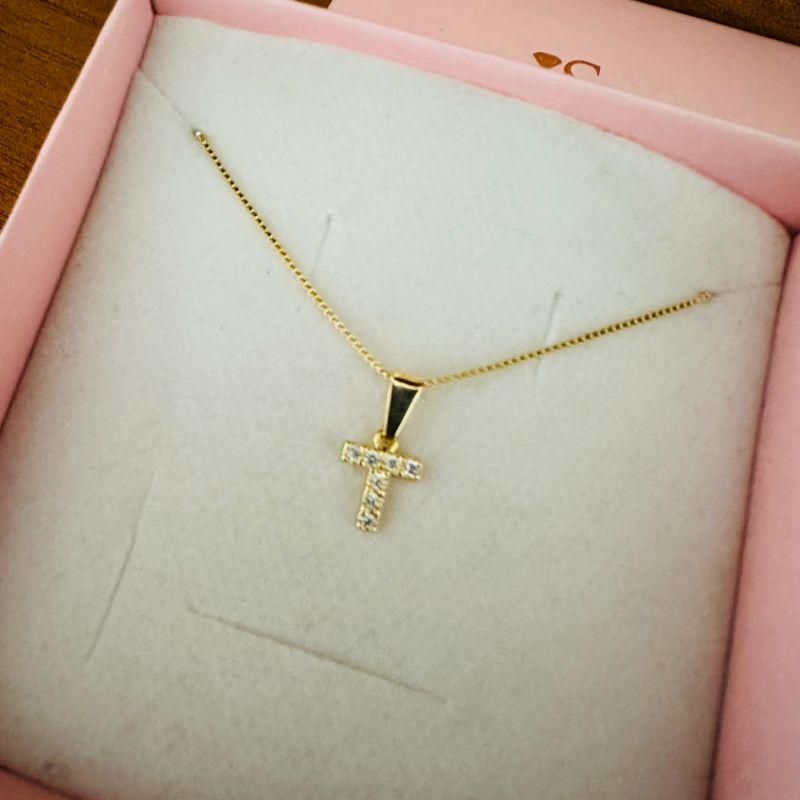 colar letra cravejada ( corrente 45cm com extensor 5cm e pingente 0.8mm)