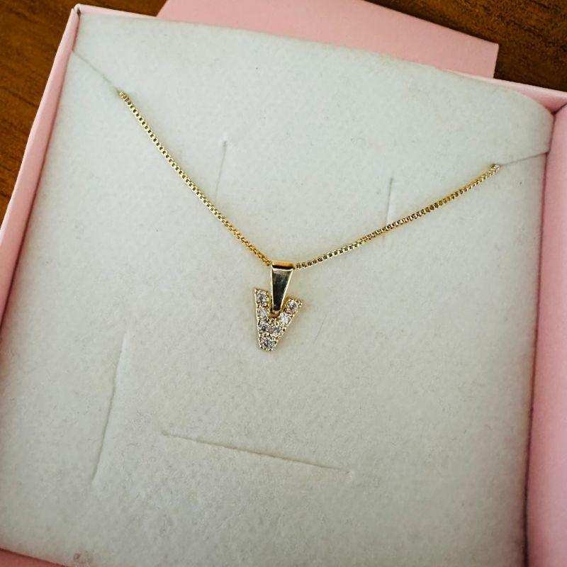 colar letra cravejada ( corrente 45cm com extensor 5cm e pingente 0.8mm)