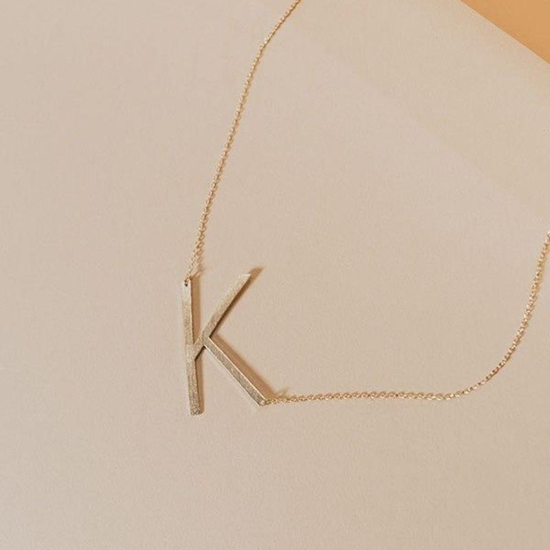 COLAR LETRA TRANSVERSAL (CORRENTE 50CM E LETRA 4CM)