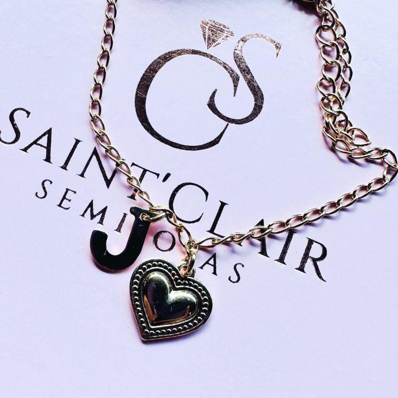 pulseira com coração e inicial