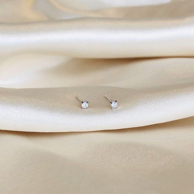 brinco zirconia 2mm prata